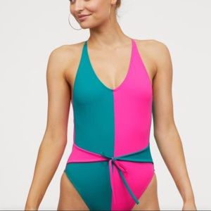STRANGER THINGS H&M colorblock swim 12